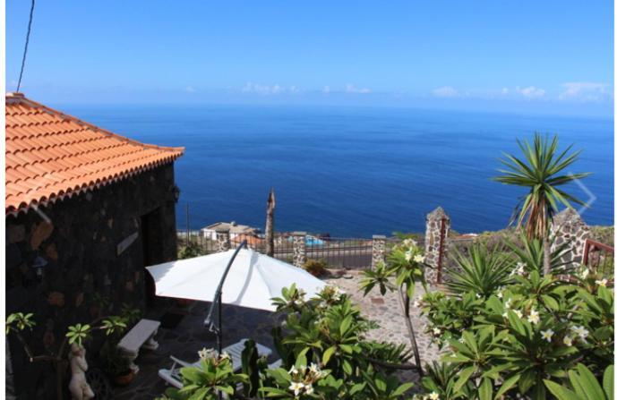 Casa Bienes Holiday home *